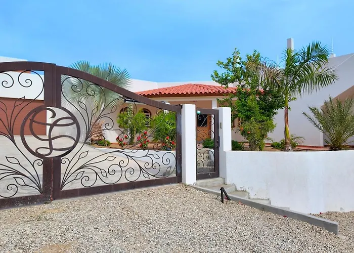 Casa Linda 3br Ocean Views And Pool Near Barriles